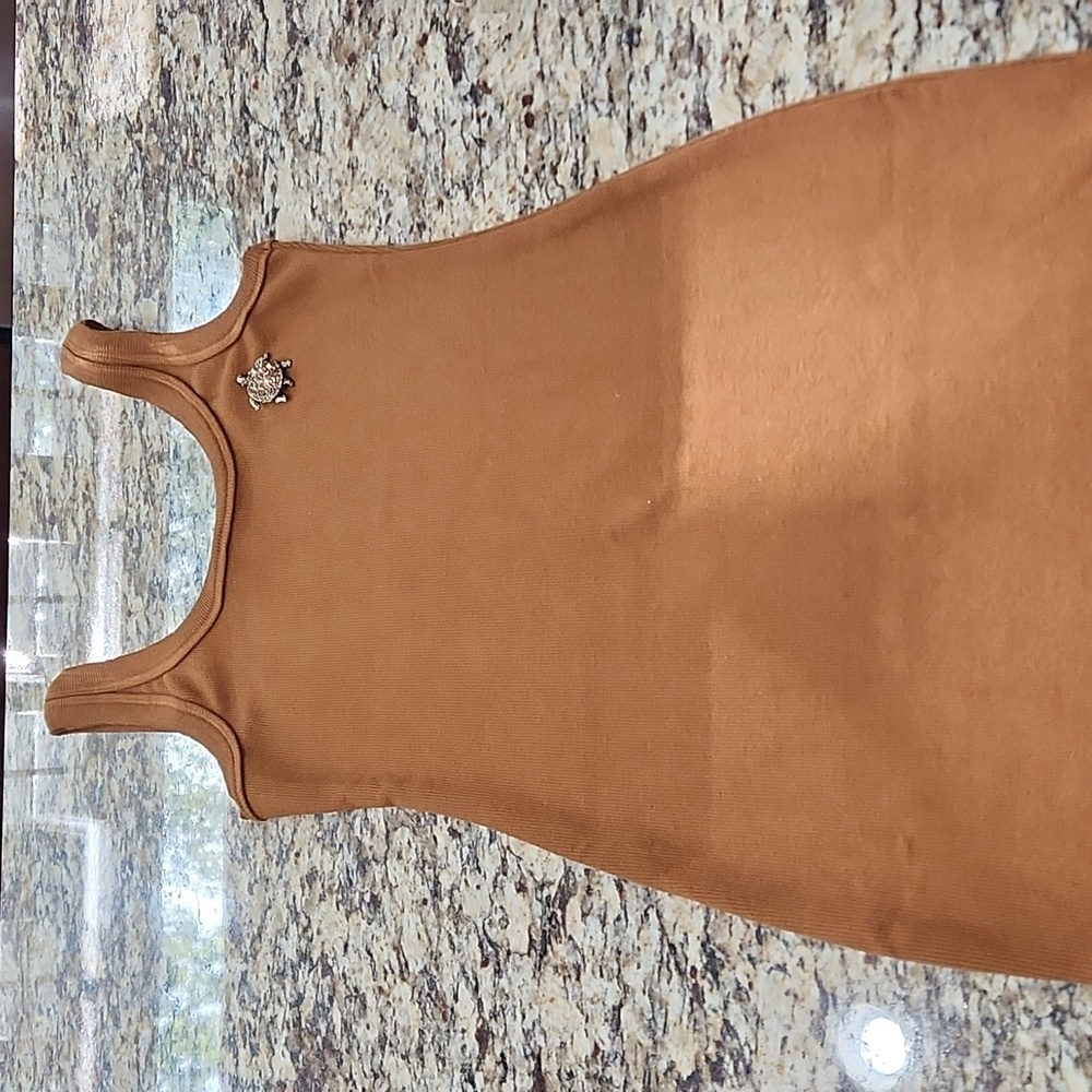 The cutestbrown fitted body dress with a turtle pendent
